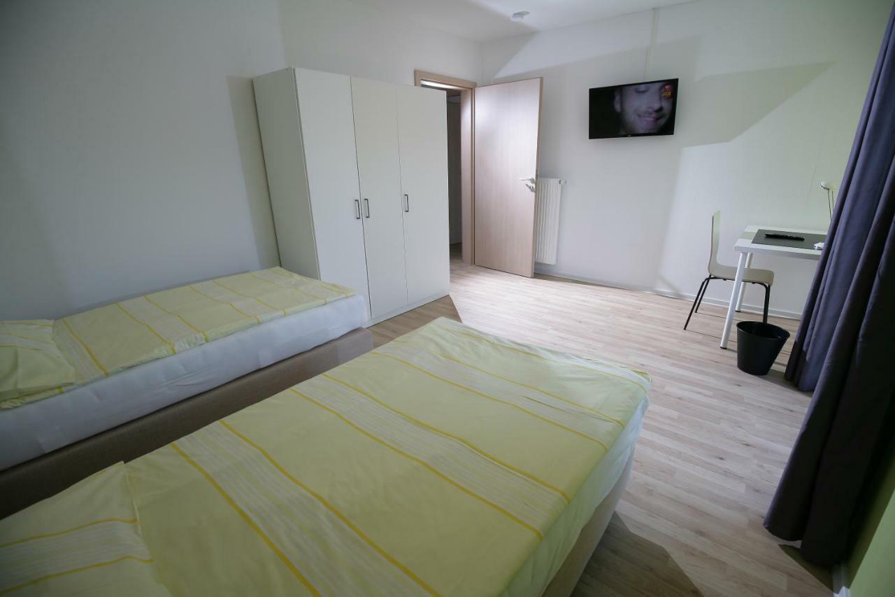 Apartments Am Baronenwald เกิพพิงเงน ภายนอก รูปภาพ