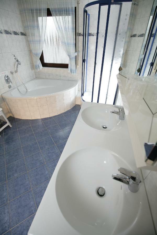 Apartments Am Baronenwald เกิพพิงเงน ภายนอก รูปภาพ